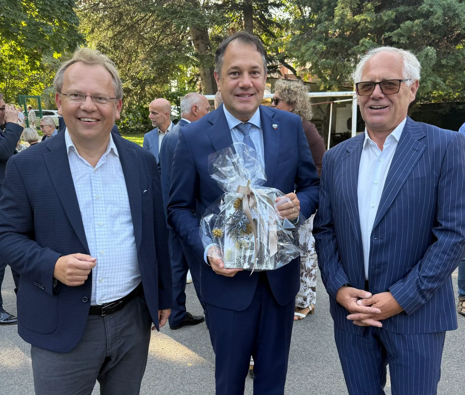 Z leve: zgodovinar Andrej Rahten, minister Matej Arčon in direktor Mohorjeve v Celovcu Franz Kelih