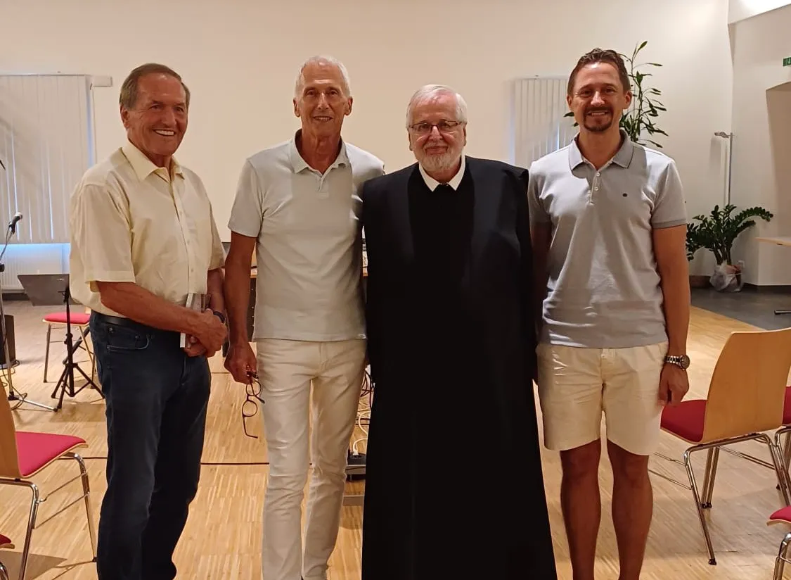Von links; Ulf Vorauer, Ernst Leitner, P. Siegfried Stattmann, Bgm. Stefan Salzmann